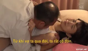 Cô gái tóc vàng thủ dâm, Kanger Linn Karter cọ xát âm hộ của cô ấy