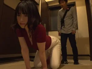 Mút cô bé em đồng nghiệp dâm đãng